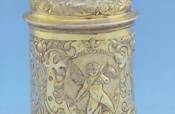 vergoldeter DECKELKRUG aus Bistritz in Nordsiebenbürgen aus der Zeit von 1640 bis circa 1660