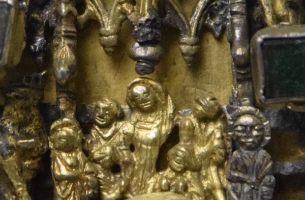 silberne Chormantelschließe aus Siebenbürgen, vom Ende des 15. Jahrhunderts, Detail mit Darstellung der heiligen Familie